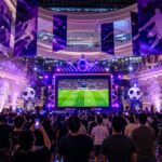 Празднование 8-летия FC Online в Бангкоке: сцена игрового фестиваля и фанаты в Seacon Square
