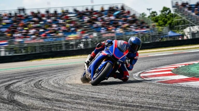 NEXZTER BRIC Superbike 2026: супербайк на трассе Chang International Circuit в Бурираме во время этапа чемпионата